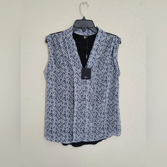 Women's Blue and White Sweater - Picture 8 of 8